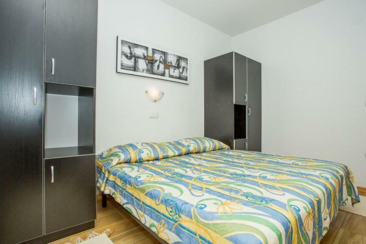 Apartments Macolic Rab Town Exterior foto